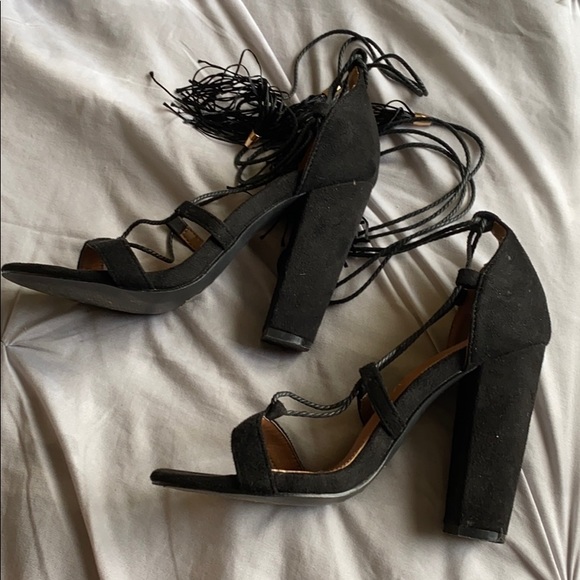 Black lace up heels - Picture 1 of 4